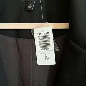 Brand new with tags Torrid Studio Luxe Ponte Tailored Fit Blazer 2x